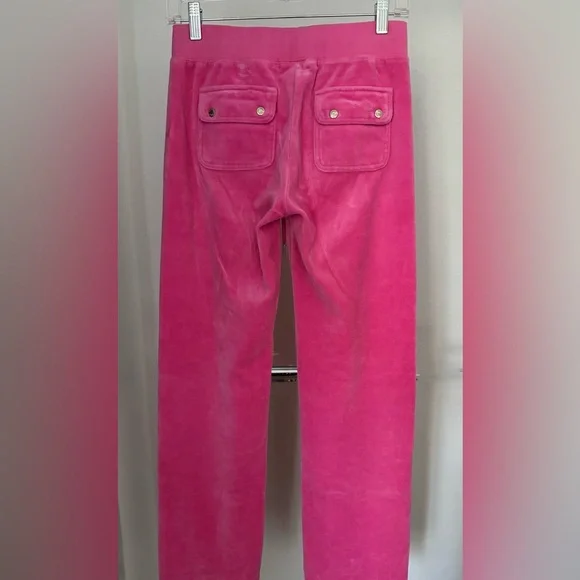 Iconic Juicy Couture velour tracksuit in a stunning pink shade 💕 - Picture 9 of 16